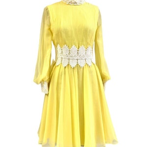 Mod 60s VTG Yellow Chiffon Cocktail Filmy Swirl dress Lace Trim Sz 6/S Union Made