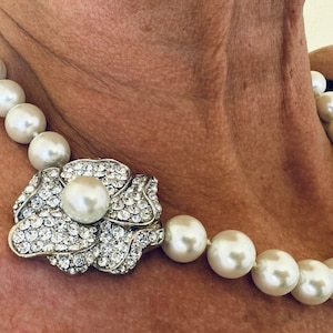 KJL Pearl Bridal Necklace: Rhinestone Flower Clasp, Art Deco Choker