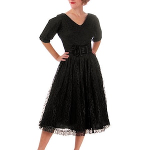 1950s Cocktail Dress / Vintage 1950s Dress / Black Chantilly Lace Gown with Full Skirt / Circle Skirt 50s Party Dress