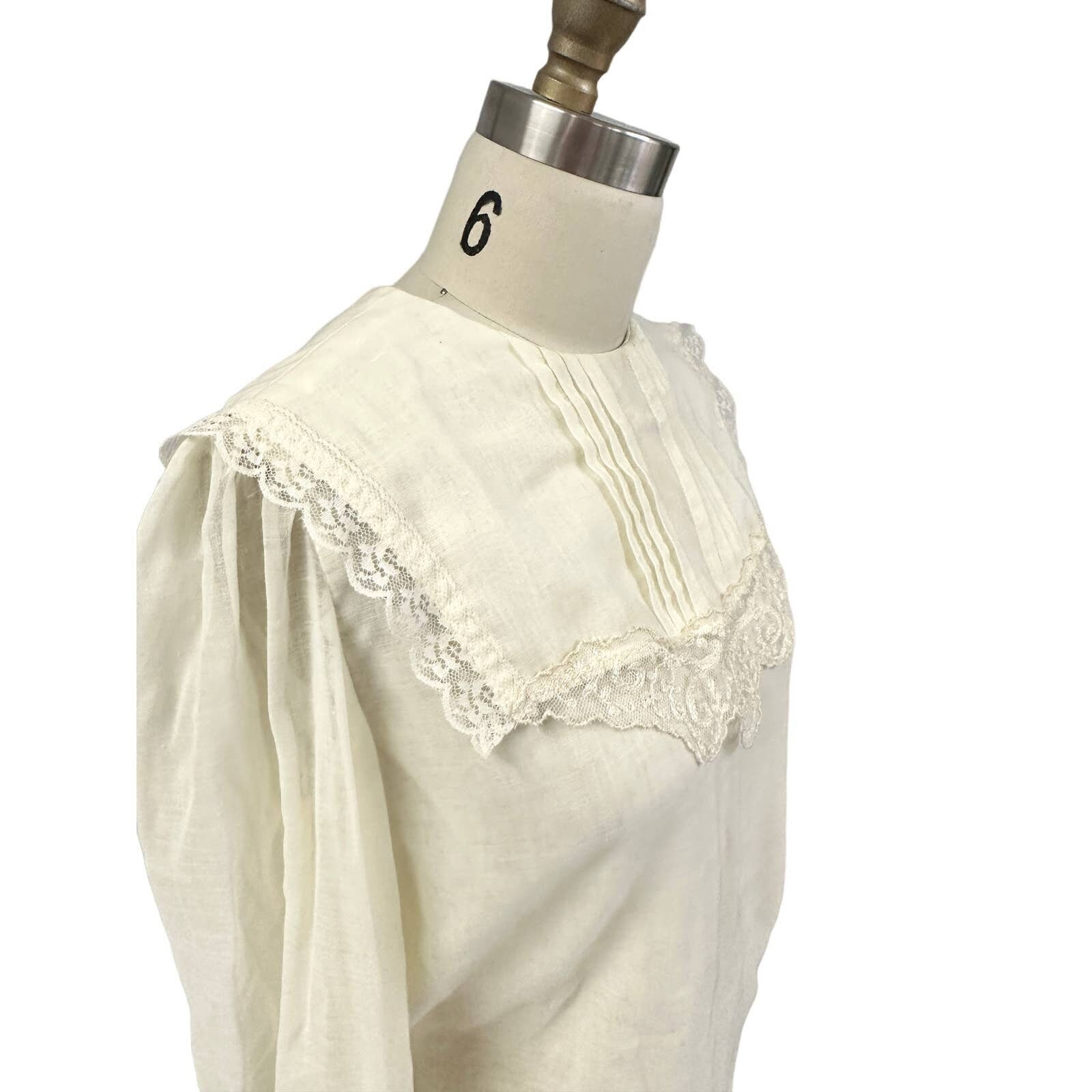 70s VTG Jessica's Gunnies San Francisco Pleated Lacy Blouse Gunne