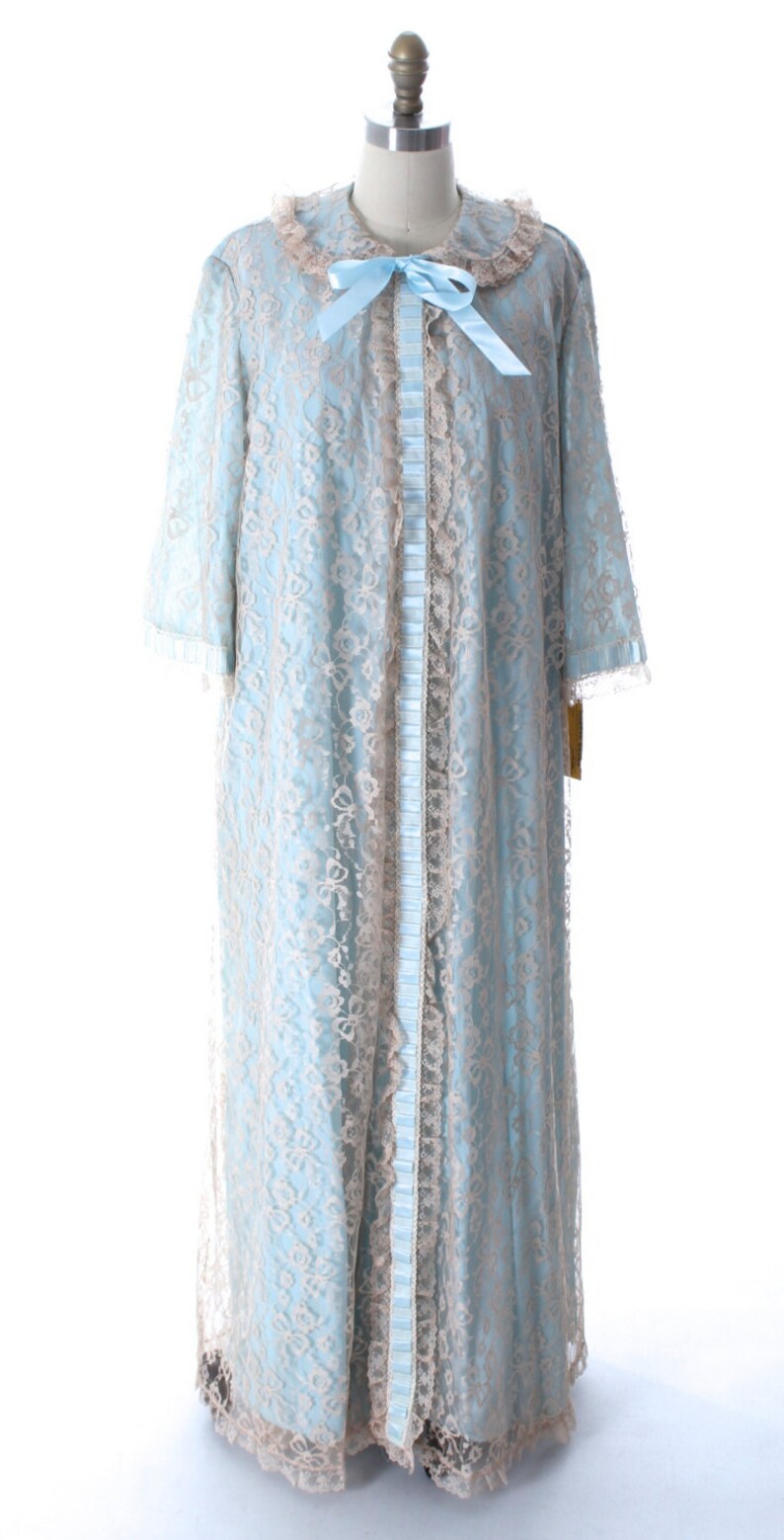 nightdress and robe set
