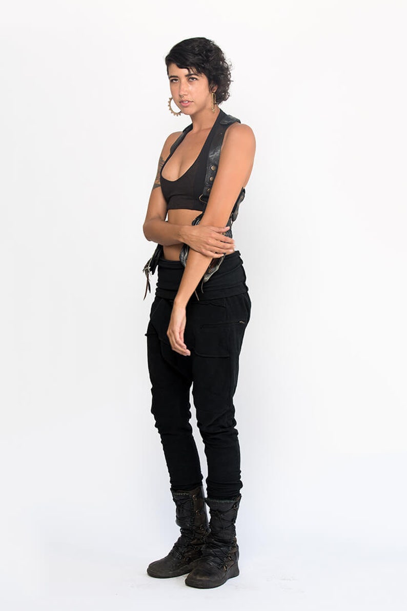 Lågskuren halternecktopp, svart BH-topp, festivalcrop top, danscrop top, boho, EDM, psytrancekläder, Burning Man-topp, älvtopp, pixietopp bild 6