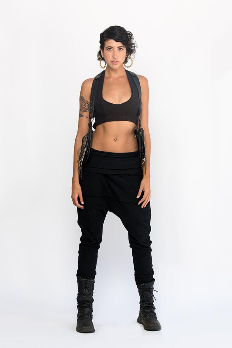 Lågskuren halternecktopp, svart BH-topp, festivalcrop top, danscrop top, boho, EDM, psytrancekläder, Burning Man-topp, älvtopp, pixietopp bild 7