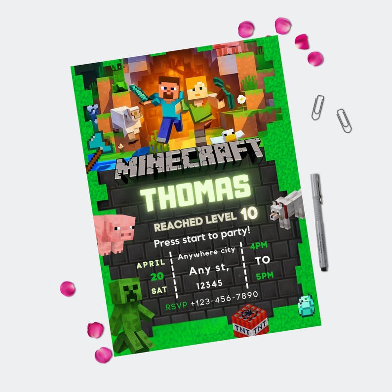 K&ouml;nnte beinhalten: Eine Einladung zum Thema Minecraft mit dem Namen "Thomas" und dem Text "Level 10 erreicht". Die Einladung zeigt pixelige Charaktere, ein Schwein, einen Wolf und einen TNT-Block. Datum und Uhrzeit sind ebenfalls angegeben.