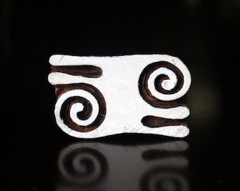 Textile Stamp, Tjaps, Pottery Stamp, Hand Carved Blocks- Adinkra Symbol : Gyawu Atiko (Fearlessness)