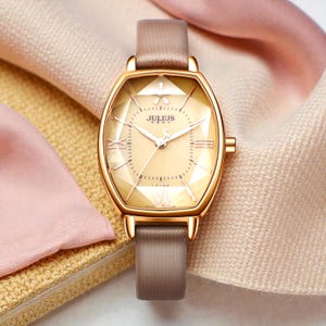 Sparkling Women’s Luxury Leather Watch Elegant Quartz Wristwatch for Ladies Romantic Fashion Analog Timepiece Gift for Her Daily Wear Coffe