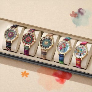 Women&#39;s Quartz Watch: Colorful Flowers Printed