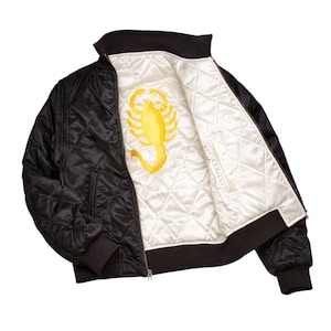 Chaqueta Scorpion de Ryan Gosling – Chaqueta bomber de satén blanco de doble cara