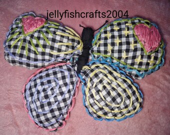 Peluche de mariposa hecho a mano