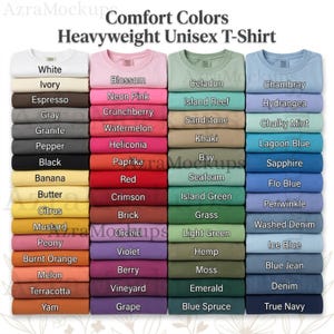 Może przedstawiać: Wzornik kolorów koszulek unisex Comfort Colors Heavyweight, przedstawiający cztery pionowe stosy złożonych koszulek w różnych odcieniach. Każda koszulka jest oznaczona nazwą koloru, od neutralnych i pastelowych po żywe i nasycone barwy.