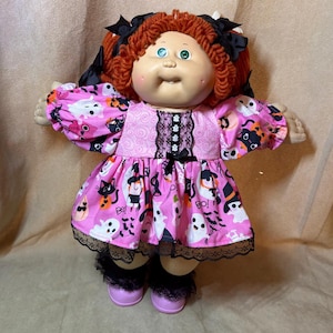 Poupée Cabbage Patch Kid vintage 1985, couettes en laine rouge, yeux verts, Coleco - Tenue d'Halloween