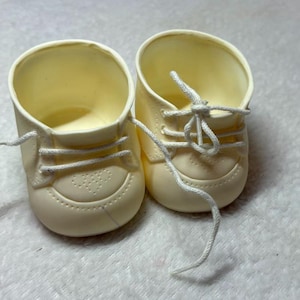 Vintage 1980s Jesmar CPKs White Lace Up Shoes | Rare Spanish CPK Doll Molded Vinyl Oxford Sneakers with Diamond Toe Pattern & Laces