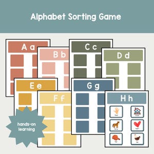 Pode incluir: Jogo de classificação do alfabeto com cartões com as letras de A a H. Cada cartão tem uma letra e imagens correspondentes. As palavras "hands-on learning" estão em forma de estrela.