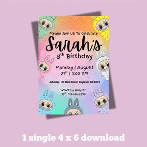 K&ouml;nnte beinhalten: Eine Geburtstagseinladung mit dem Text "Sarah's 8th Birthday" und Veranstaltungsdetails. Die Einladung zeigt Zeichentrickfiguren in bunten Kost&uuml;men. Die Einladung ist ein digitaler Download im Format 10,16 x 15,24 cm.