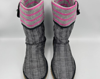 Vintage UGG Australia Boots Womens Y2K Button Stripe  Fold Over Cuff Gray Pink 7