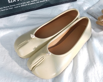 Handmade Split Toe Shoes Comfortable Slip On Flats Ivory Beige Leather with Knot Detail Gift for Her Perfect for Spring and Summer
