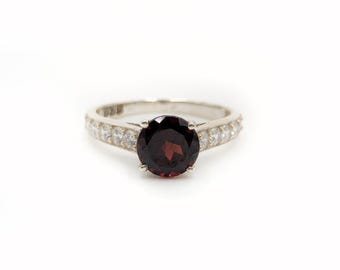 Sterlingsilver 8 mm granat solitärring | Rund januari födelsesten