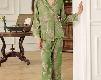 Elegante conjunto de pijama oriental, regalo de pijama rosa y verde, ropa de dormir de dos piezas de charmeuse, ropa de dormir con cuello asimétrico.