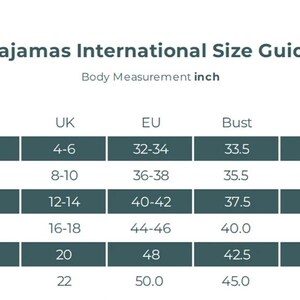 Puede incluir: Una gu&iacute;a de tallas de pijamas, con medidas en pulgadas. La tabla muestra tallas de XS a XXL, con las tallas de EE. UU., Reino Unido y la UE correspondientes, adem&aacute;s de las medidas de busto, cintura y cadera. La marca "ULIVARY" est&aacute; en la parte superior izquierda.