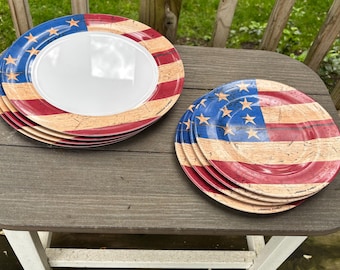 Vintage 1997 Warren Kimble Sakura koloniale Amerikaanse vlag melamine patriottische diner- en saladeborden Set van 8 uitstekende staat