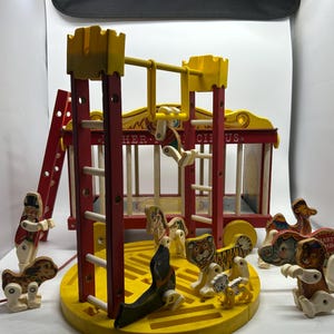 Vintage Fisher Price Circus #900 Wagon Wooden Train 1962