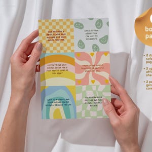 Op de afbeelding: Een rechthoekige kaart met zes kleurrijke vierkanten met diverse patronen en tekstprompts. De ontwerpen bevatten gele ruitjes, groene smileys, regenboogbogen, roze wervelingen met hartjes, blauwe golven en lichtgroene golvende ruitjes.