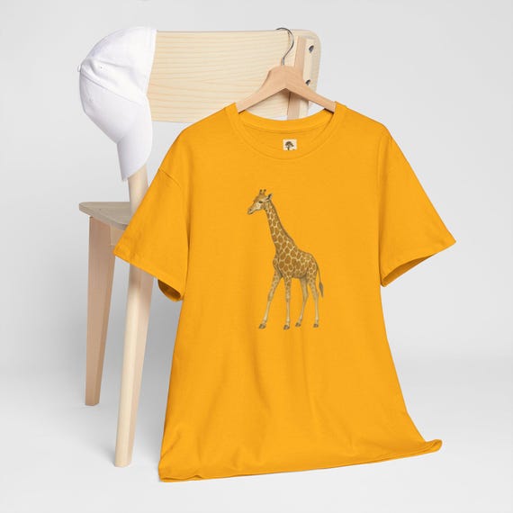 T-Shirt Giraffe | Unisex Kurzarm Shirt | Wildnis und Natur |Geschenk | PineAndThread | Sportshirt