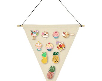 Triangle Enamel Pin Display Flag,Pin Badge Display Pennant Collection Banner,Blank Canvas Pennant,Wall Hangings,Buttons Lapel Collections