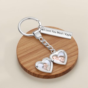 Custom Vintage Heart Shape  Keychain，Photo Locket Keychain，Engraved Eye Keychain，Memorial Keychain，keychain for women,Gift for mom