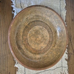 Fruttiera in argilla fatta a mano, centrotavola in ceramica artigianale firmata, 28,5 cm