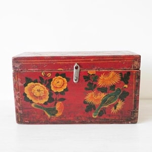 Antique Chinese Storage Box – Handcrafted Wooden Keepsake, Vintage Asian Decor, Collectible Oriental Jewelry Chest