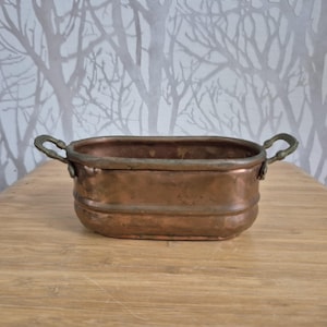 Vintage handgehämmerter ovaler Pflanztopf aus Kupfer mit Messinggriffen, rustikaler Topf, Bauernhaus-Metallbecken, dekorative Schüssel