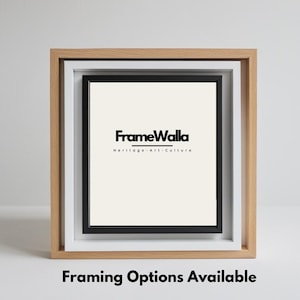 Op de afbeelding: Een gelaagde fotolijstpresentatie met een buitenframe van natuurlijk hout, een wit middenframe en een zwart binnenframe. Het midden toont het "FrameWalla"-logo en de tekst "Framing Options Available".