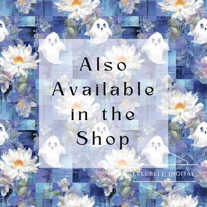 Puede incluir: Ilustraci&oacute;n digital con un patr&oacute;n repetido de margaritas blancas, ilustraciones de fantasmas y elementos florales sobre un fondo a cuadros azul y morado. El texto central dice "Also Available in the Shop."