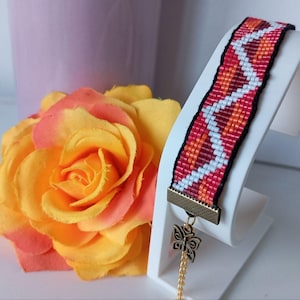 Loom Bead Bracelet Red Orange – Handmade beaded bracelet with zigzag pattern – Boho Seed Bead Bracelet – Gift for Women