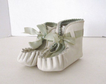 Leather Baby Booties - Vintage 70s White Genuine Leather Ribbon Tie Moccasins - Size 1 - 0-6 Months