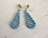 Vintage Teardrop Earrings - 60s Mod Blue Icicle Earrings - Screw Back Earrings