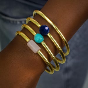 Bracelet tube en lapis-lazuli en or · Bracelet jonc de pierres précieuses lapis · Bijoux de pierre de naissance de septembre · Bracelet jonc de pierres précieuses de sagesse