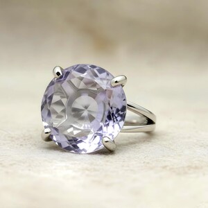 Anillo de tanzanita de talla redonda · Regalo de piedra natal de diciembre · Anillo de piedra vermeil de 18k · Joyería grabada imagen 7
