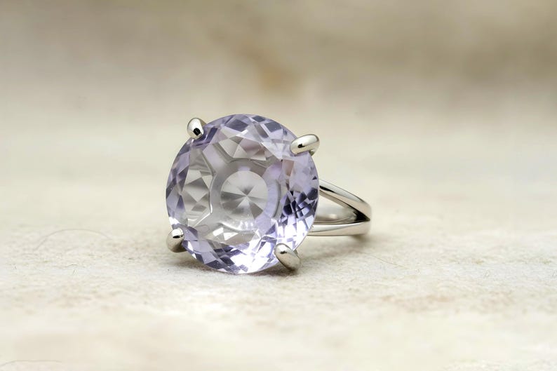 Anillo de tanzanita de talla redonda · Regalo de piedra natal de diciembre · Anillo de piedra vermeil de 18k · Joyería grabada imagen 7