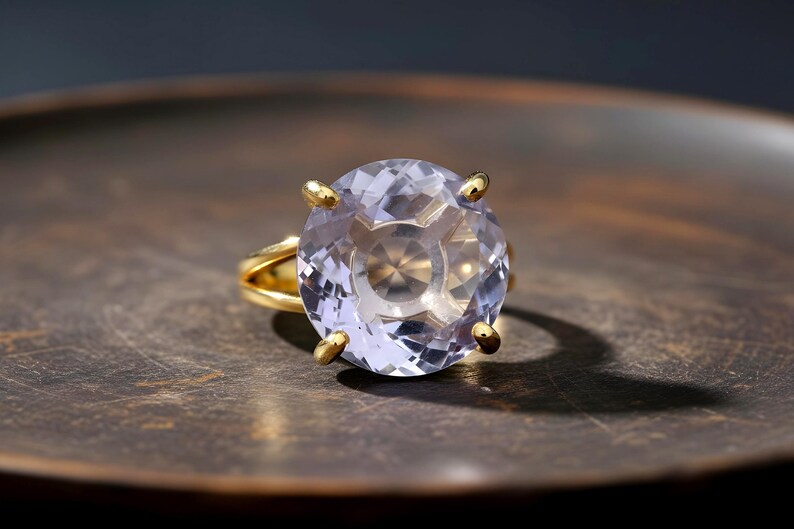 Anillo de tanzanita de talla redonda · Regalo de piedra natal de diciembre · Anillo de piedra vermeil de 18k · Joyería grabada imagen 4