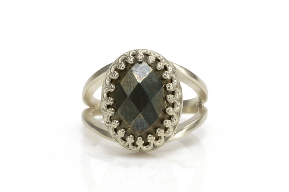 Pyrite Crystal Gold Ring – RedRubyRougeBoutique