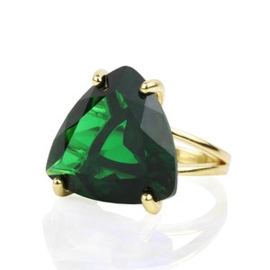 Trillion Emerald Ring · Gold Triangle Ring · Gifts For Mom · May Birthstone Gift · Vintage Green Emerald Ring