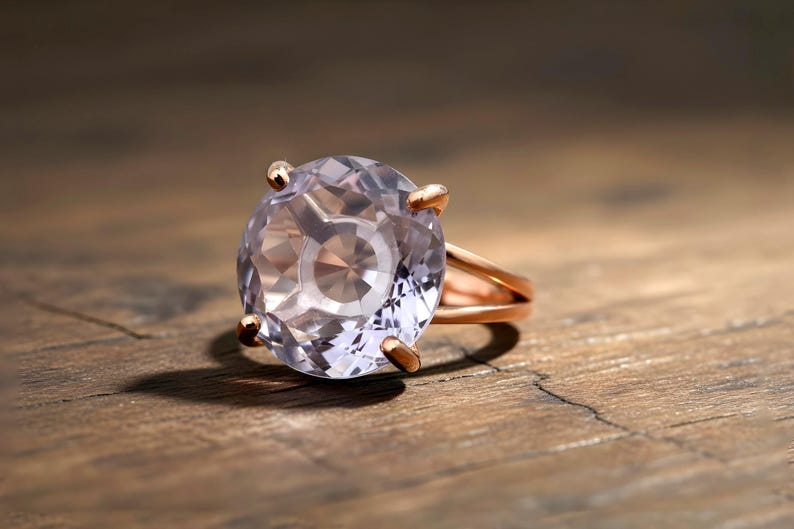 Anillo de tanzanita de talla redonda · Regalo de piedra natal de diciembre · Anillo de piedra vermeil de 18k · Joyería grabada imagen 8