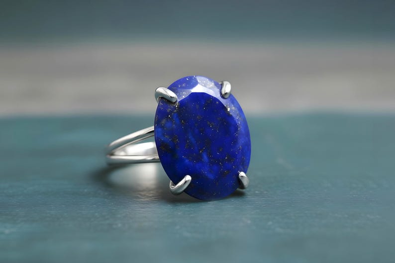 Prachtige ring met de geboortesteen van september · Lapis lazuli ring · Ring met natuursteen · Zilveren ring · Zilveren cocktailring · Edelsteenring afbeelding 3