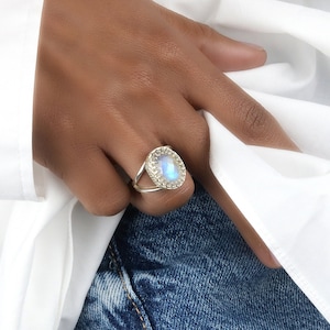 Oval Moonstone Vintage Ring · Crown Setting Ring · Victorian Birthstone Ring · Palladium Moonstone Ring · White Gold Antique Ring