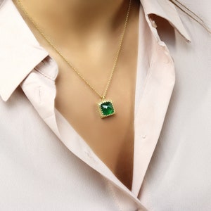 18K Gold Chain Necklace · Emerald Green Necklace · Bridesmaid Gifts · May Birthstone Necklace · Vintage Necklace