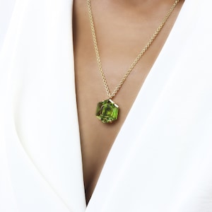 Hexagon Cut Peridot Necklace · Unique Birthday Gift · August Birthstone Necklace · 18k Gold Vermeil Necklace · Geometrical Stone Necklace