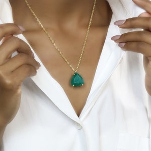 Trillion Gold Necklace · Custom Shape Pendant · Trilliant Necklace · Bridal Necklace · Wedding Necklace Emerald Color