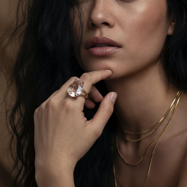 Anillo de oro Love · Anillo de cuarzo rosa · Joyería de cuarzo rosa · Anillo de oro · Anillo en forma de lágrima · Anillo en forma de pera · Anillo rosa · Anillo vintage